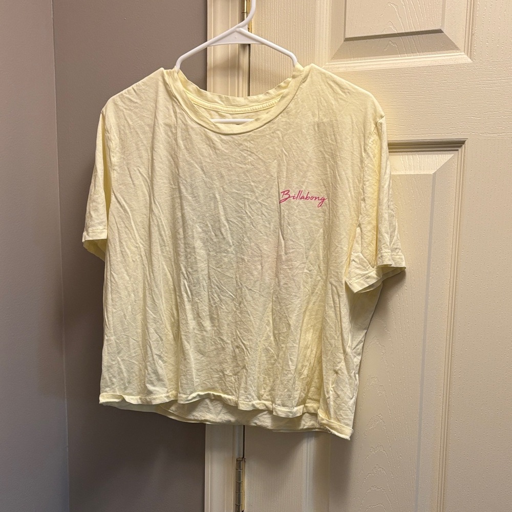 Billabong Cropped Yellow graphic T-Shirt medium